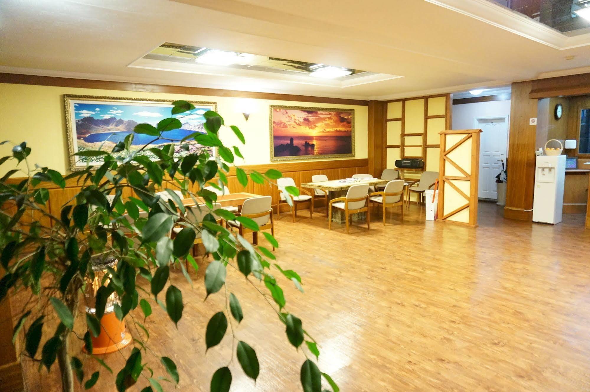 Park Beach Hotel เมืองเชจู ภายนอก รูปภาพ