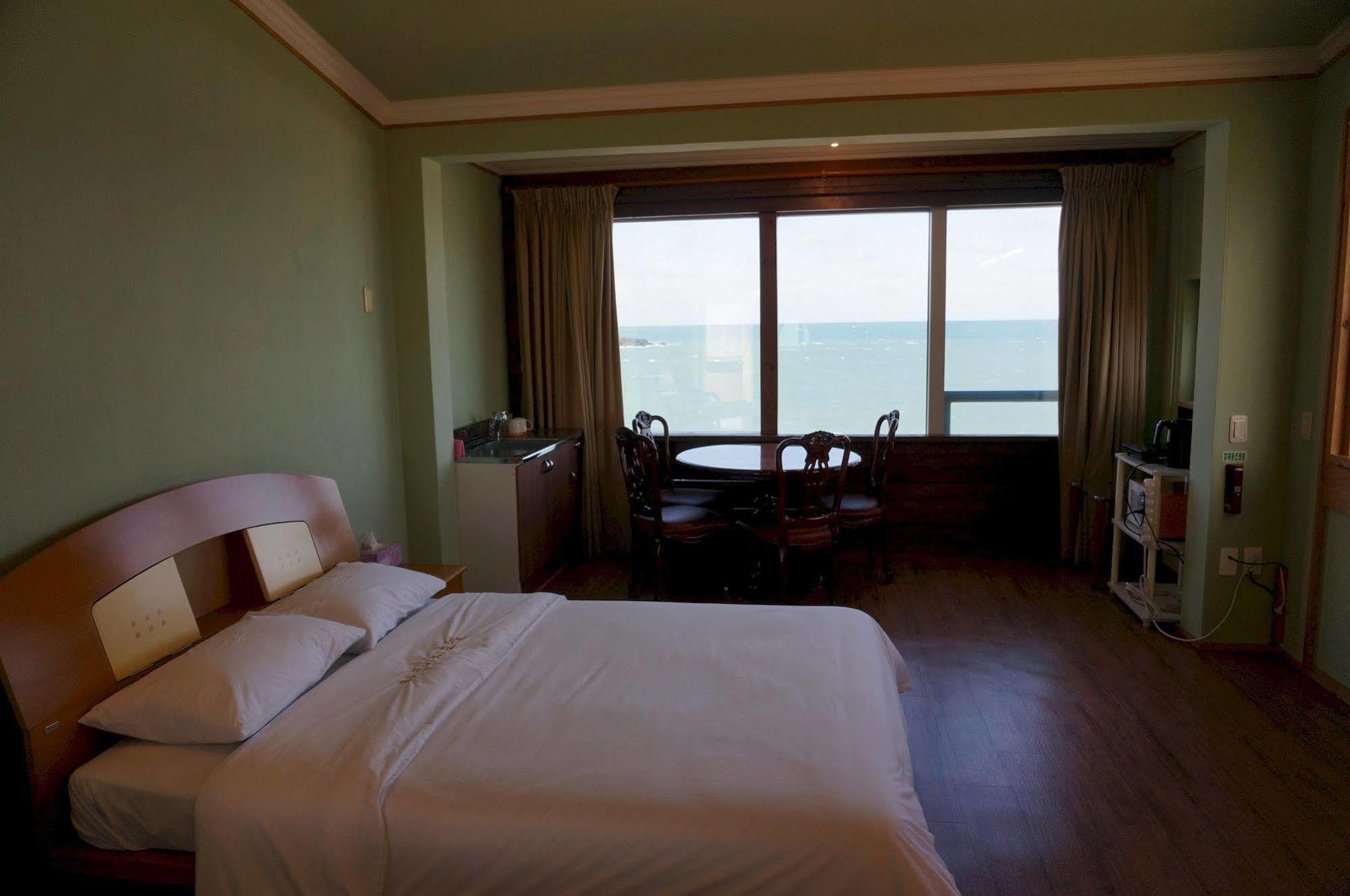 Park Beach Hotel เมืองเชจู ภายนอก รูปภาพ