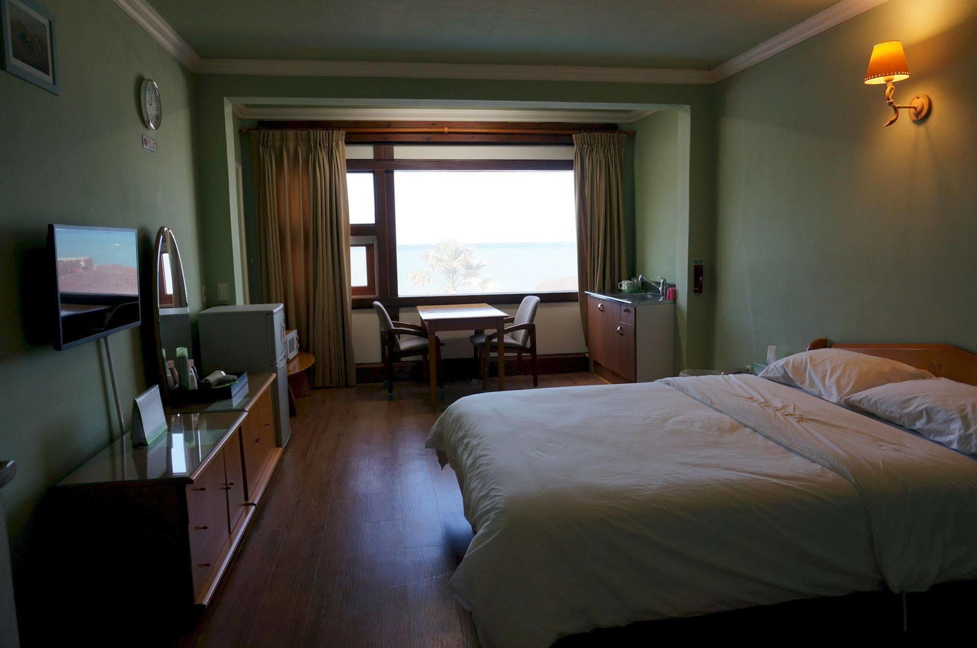 Park Beach Hotel เมืองเชจู ภายนอก รูปภาพ