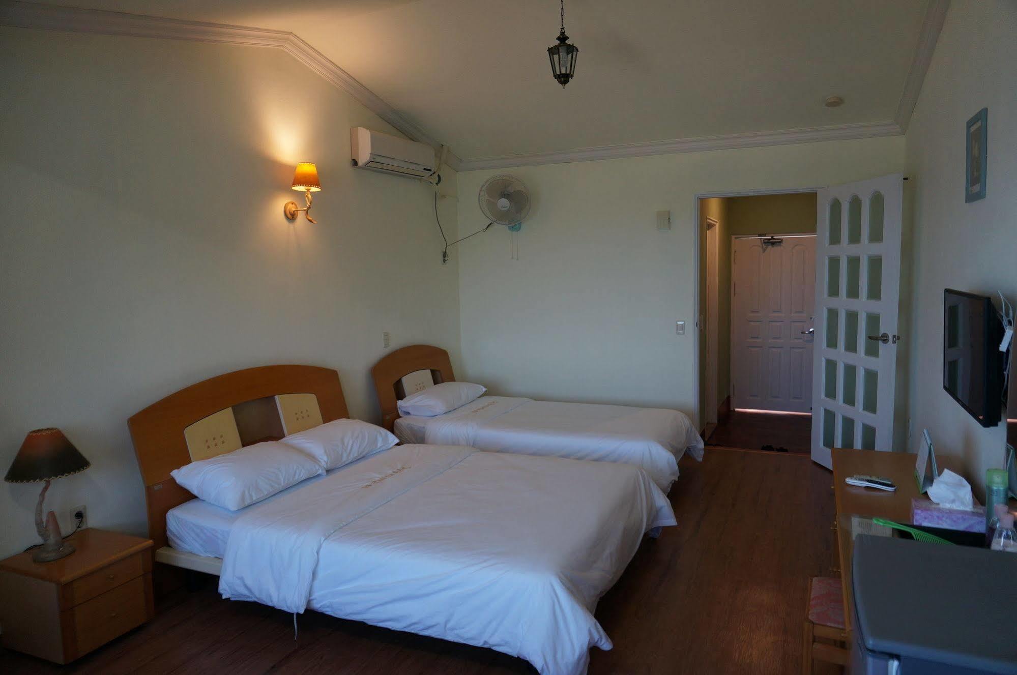 Park Beach Hotel เมืองเชจู ภายนอก รูปภาพ