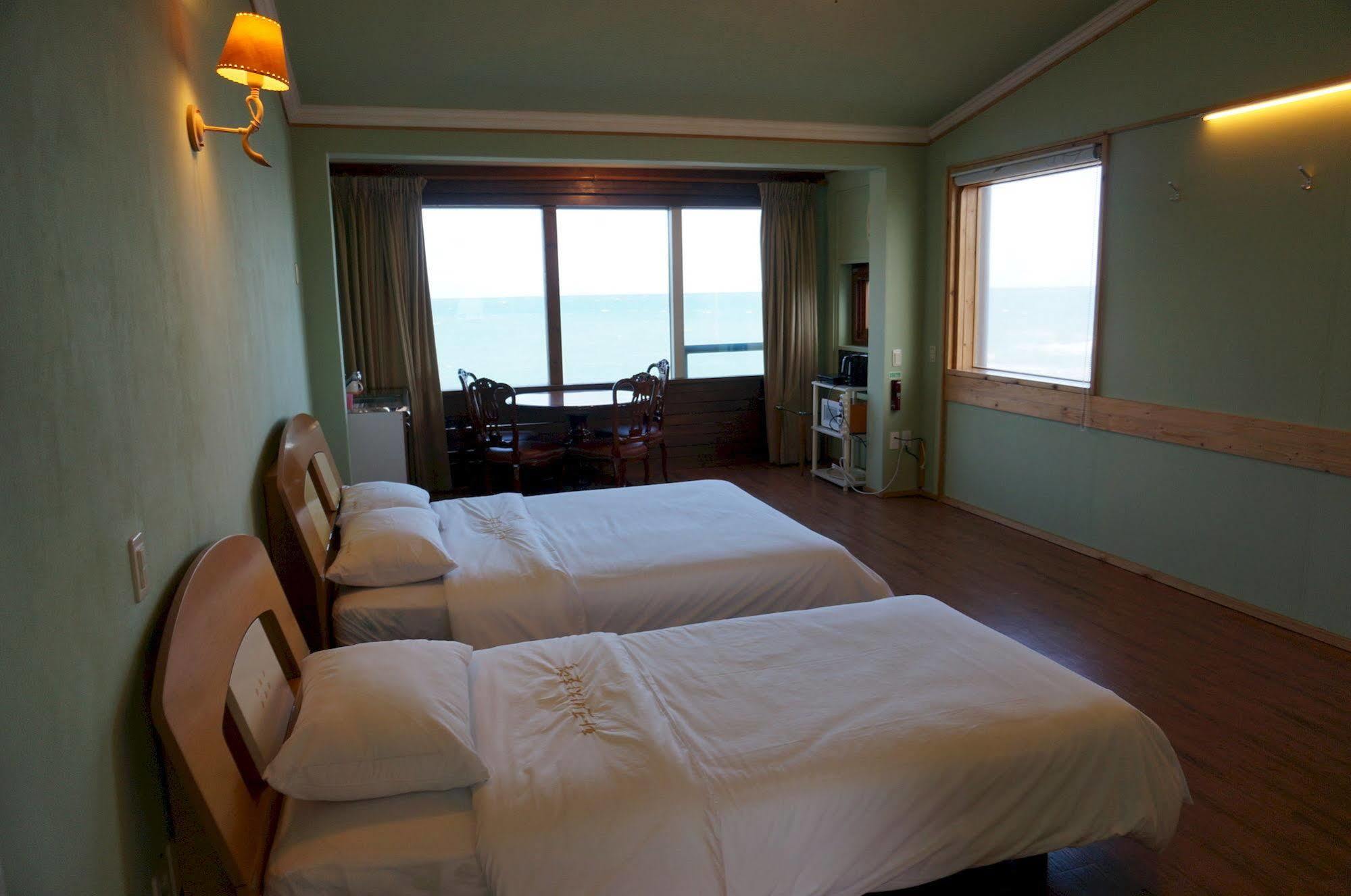 Park Beach Hotel เมืองเชจู ภายนอก รูปภาพ