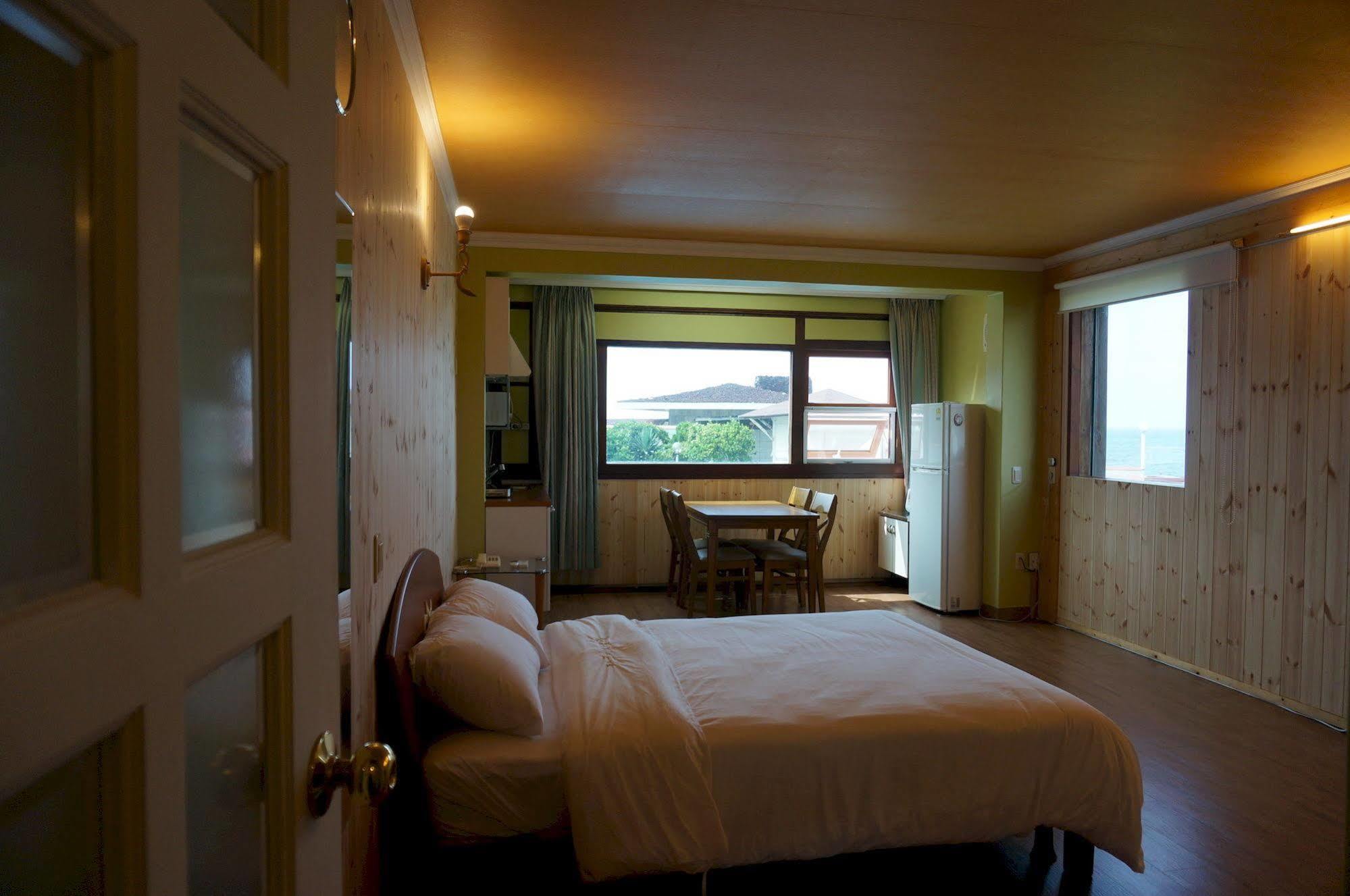 Park Beach Hotel เมืองเชจู ภายนอก รูปภาพ